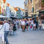 antwerpen straat met restaurants